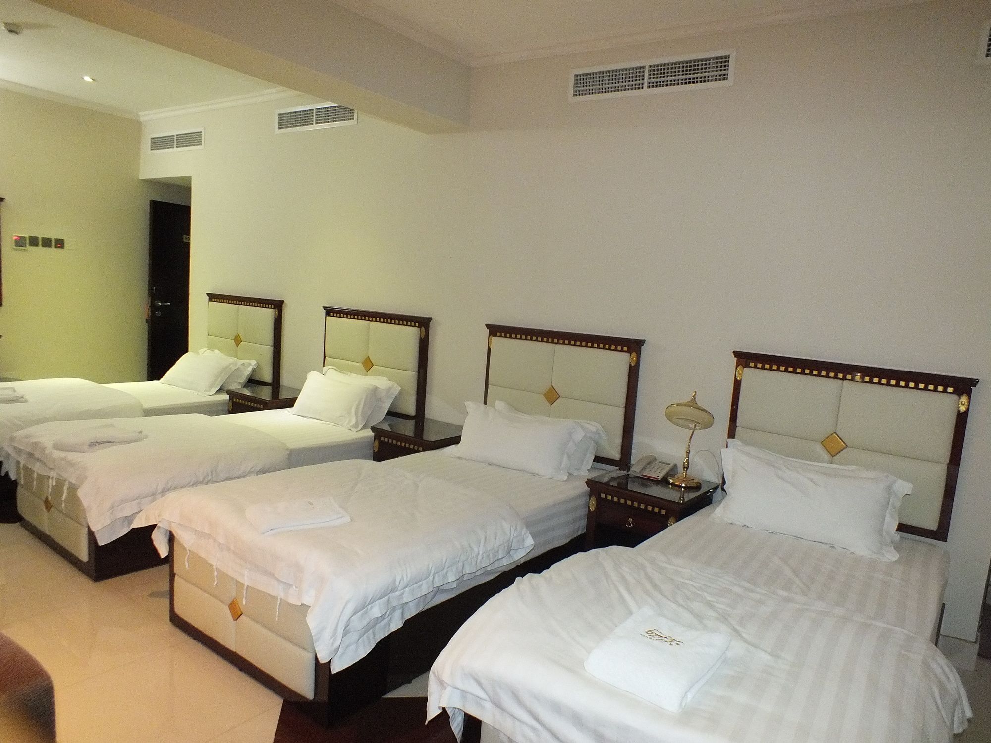 City Hotel Салала Экстерьер фото