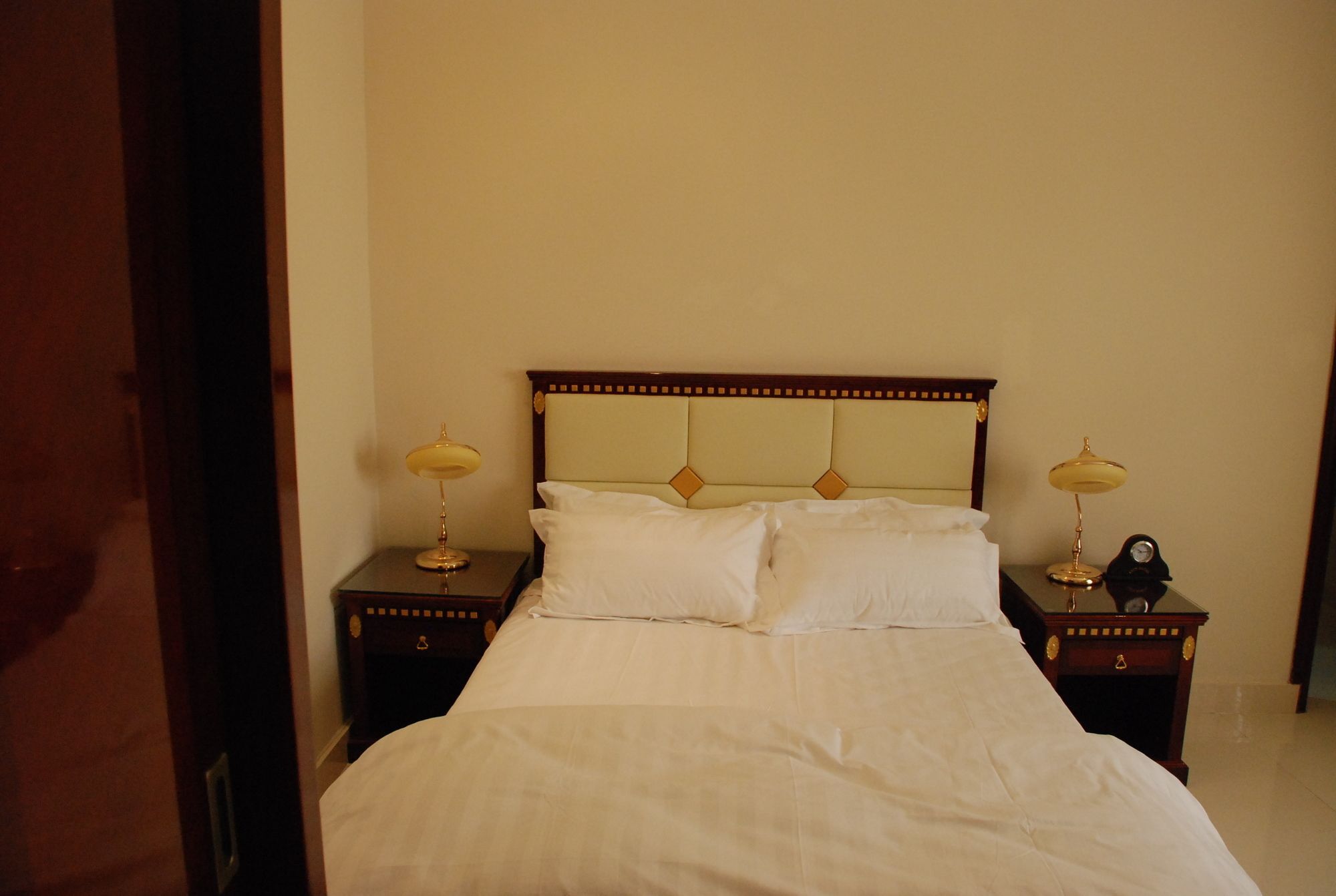 City Hotel Салала Экстерьер фото